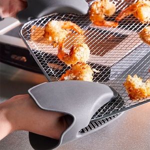 Pampered Chef 👩🏻‍🍳 Mini Oven Mitts set